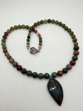 NWOT 20" Graduated Indian Agate beaded necklace w/ ornate 925 "leaf" clasp!